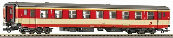Passenger car 1st class for Domestic Trains with Interior Lighting<br /><a href='images/pictures/Roco/64774.jpg' target='_blank'>Full size image</a>